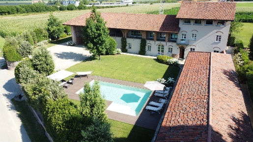 Foto Villa unifamiliare a Saluzzo di 675 m² in vendita