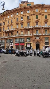 Foto Magazzino in Largo ARENULA 22, Roma Largo Argentina di 20 m²