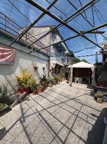 Foto Villa a schiera a Caneva Centro di 153 m² con 8 locali in vendita