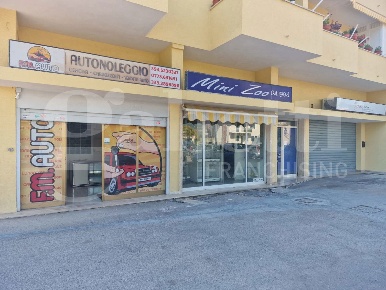 Foto Negozio in Via della Stazione snc, Latina Latina Scalo di 40 m²