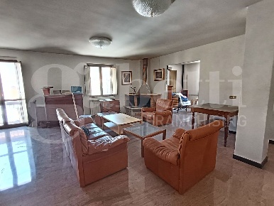 Foto Appartamento in Piazza Umberto I 3, Alfedena di 176 m² con 7 locali