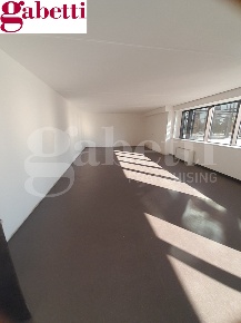 Foto Ufficio a Poggibonsi Centro di 144 m² con 1 locali in affitto