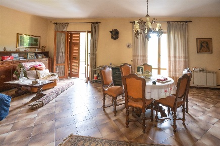Foto Appartamento a Follo Carnea di 170 m² con 6 locali in vendita