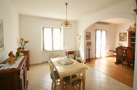 Foto Appartamento in Via della Fratta, Castiglione d'Orcia Centro di 114 m²