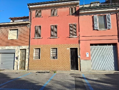 Foto Villa a schiera in Via Dieci Giugno, Piacenza di 169 m² con 4 locali