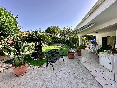 Foto Villa bifamiliare in Via Terminillo  30, Santa Croce Camerina di 86 m²