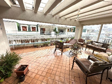 Foto Appartamento a Nocera Superiore Centro di 200 m² con 7 locali