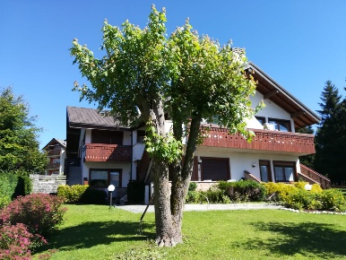 Foto Appartamento in via Rendola, Asiago Centro di 85 m² con 4 locali