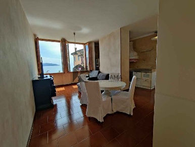 Foto Appartamento a Gargnano Centro di 120 m² con 4 locali in vendita