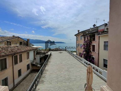 Foto Appartamento a Gargnano Centro di 120 m² con 4 locali in vendita