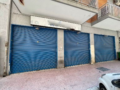Foto Locale commerciale in VIA MOLISE 1, Taranto Italia - Montegranaro