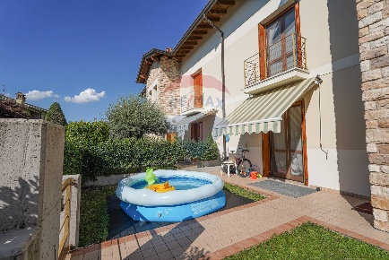 Foto Villa a schiera in via xx settembre, Castelli Calepio Centro di 160 m²