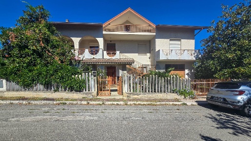 Foto Casa indipendente in via aiarella, Filetto Centro di 395 m² in vendita