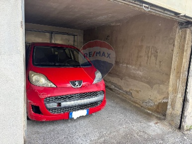 Foto Box in Piazza Abramo Lincoln, Catania Vulcania - Sanzio di 12 m²