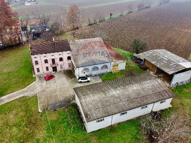 Foto Casa indipendente a Marcaria Centro di 5000 m² con 10 locali