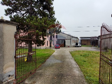 Foto Casa indipendente in Str P V Marone, Marcaria di 5000 m² con 10 locali