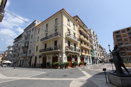 Foto Attico in VIA MOLINELLA, Cosenza Centro di 125 m² con 4 locali