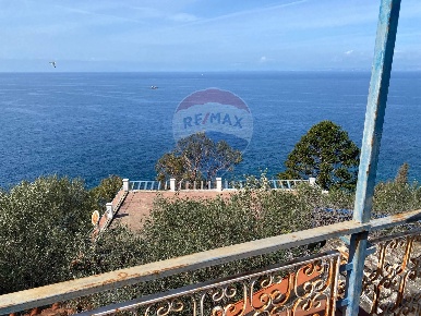 Foto Villa singola a Massa Lubrense Centro di 440 m² con 10 locali