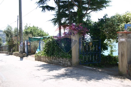 Foto Villa singola a Massa Lubrense Centro di 440 m² con 10 locali