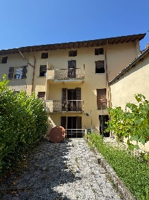Foto Case semi ndipendenti in Via Sombico, Canzo di 220 m² con 11 locali