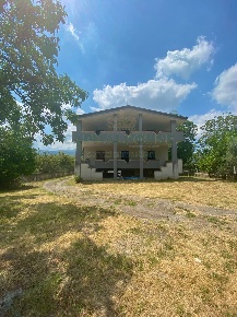 Foto Villa singola a Pago del Vallo di Lauro di 450 m² con 8 locali