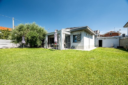 Foto Villa singola in Via Bongiovanni, Grugliasco Centro di 260 m²