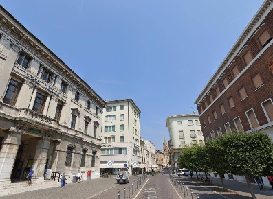 Foto Ufficio in via roma, Mantova Centro di 95 m² in vendita