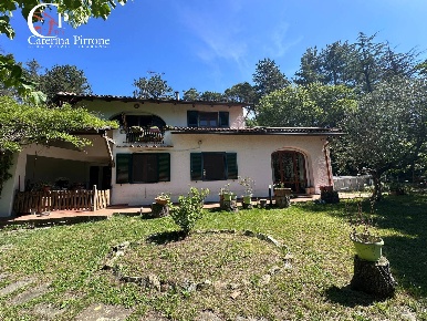 Foto Villa unifamiliare in via delle Palaie, Sesto Fiorentino Il Torrino