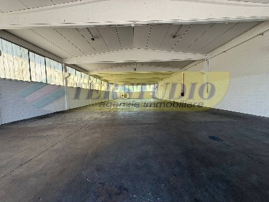 Foto Capannone industriale in Via Giuseppe Mazzini, Calolziocorte Centro