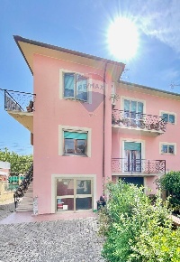 Foto Appartamento a Cecina Cecina Centro di 127 m² con 7 locali in vendita