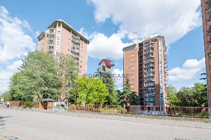 Foto Appartamento in Via Adolfo Omodeo, Milano Gallaratese di 86 m²