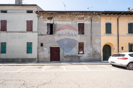 Foto Case semi ndipendenti in VIA MARCONI, Rivarolo Mantovano Centro