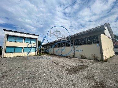 Foto Locale commerciale in VIA VENZONE, Treviso San Pelaio di 720 m²