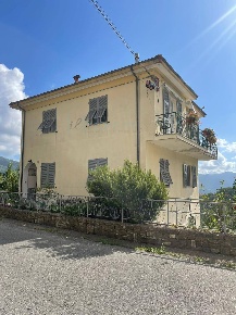 Foto Casa indipendente in Via Ville San Pietro, Borgomaro Centro di 162 m²