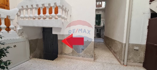 Foto Magazzino in Viale XXIV Maggio, Vieste Centro di 32 m² in vendita