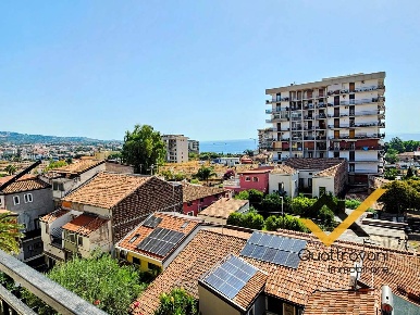 Foto Appartamento in Via Calipso, Catania Rotolo di 95 m² con 4 locali