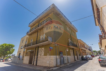 Foto Casa indipendente in Via Rutigliano, Adelfia di 660 m² con 31 locali