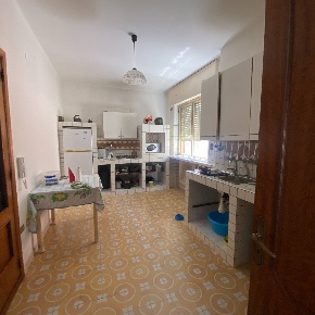 Foto Appartamento in via roma, Latiano di 130 m² con 6 locali in vendita