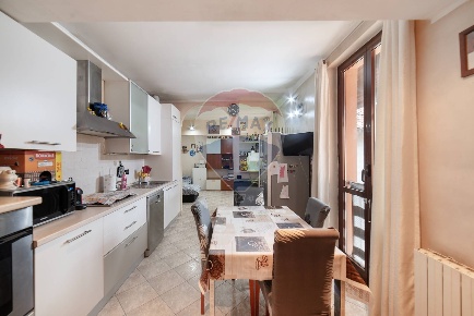 Foto Appartamento in VIA MARTIRI DI BOLOGNA, Cavenago di Brianza di 75 m²