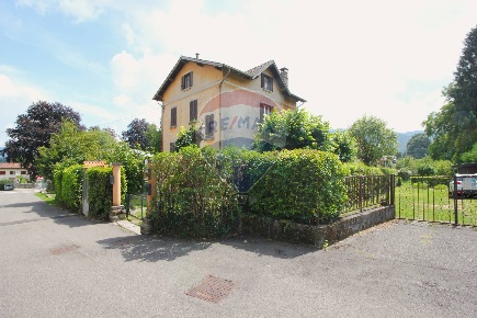 Foto Appartamento in Viale Campione d'Italia, Alta Valle Intelvi di 100 m²