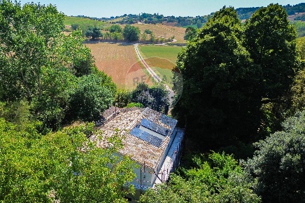 Foto Rustico a Corridonia di 310 m² con 3 locali in vendita
