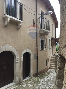 Foto Case semi ndipendenti in VIA COLVETTO, Fagnano Alto di 86 m²