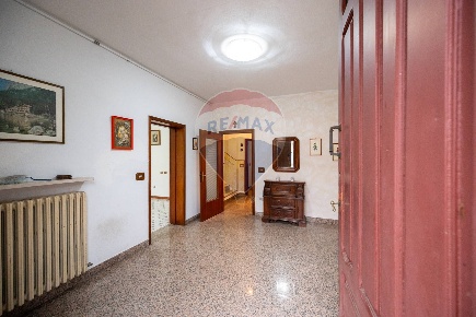 Foto Case semi ndipendenti a Viadana Centro di 300 m² con 14 locali