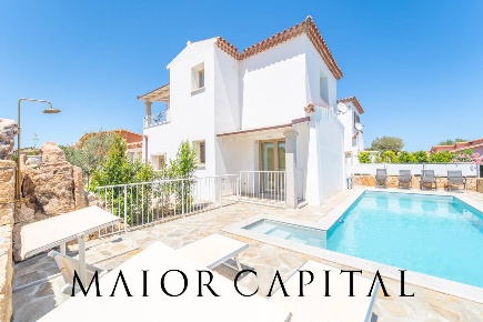 Foto Villa singola in Via Nuoro, Budoni Centro di 120 m² con 4 locali