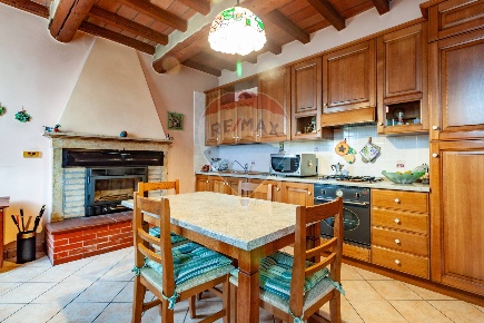 Foto Casa indipendente in Str P V Marone, Marcaria di 400 m² con 10 locali