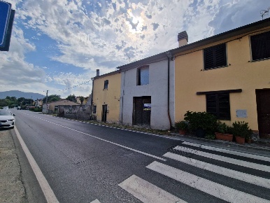 Foto Casa indipendente in Via del Cantone, Quarrata di 72 m² con 3 locali