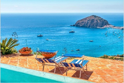 Foto Villa singola a Ischia Centro di 250 m² con 7 locali in vendita
