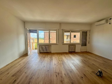 Foto Appartamento a Siena Lizza - Camollia di 110 m² con 5 locali