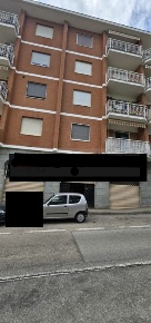 Foto Negozio a Chieri Semicentro di 103 m² con 1 locali in vendita