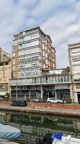 Foto Negozio a Viareggio Lungomare di 221 m² con 2 locali in vendita